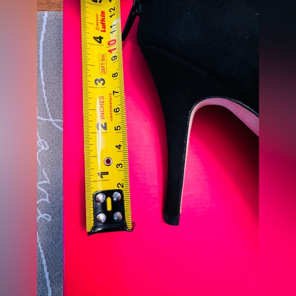 Kate Spade suede heels. Size 8. Like new. - Picture 6 of 7